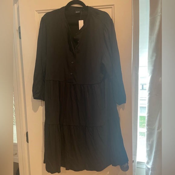 Gap button up dress. Never worn! - Picture 2 of 3